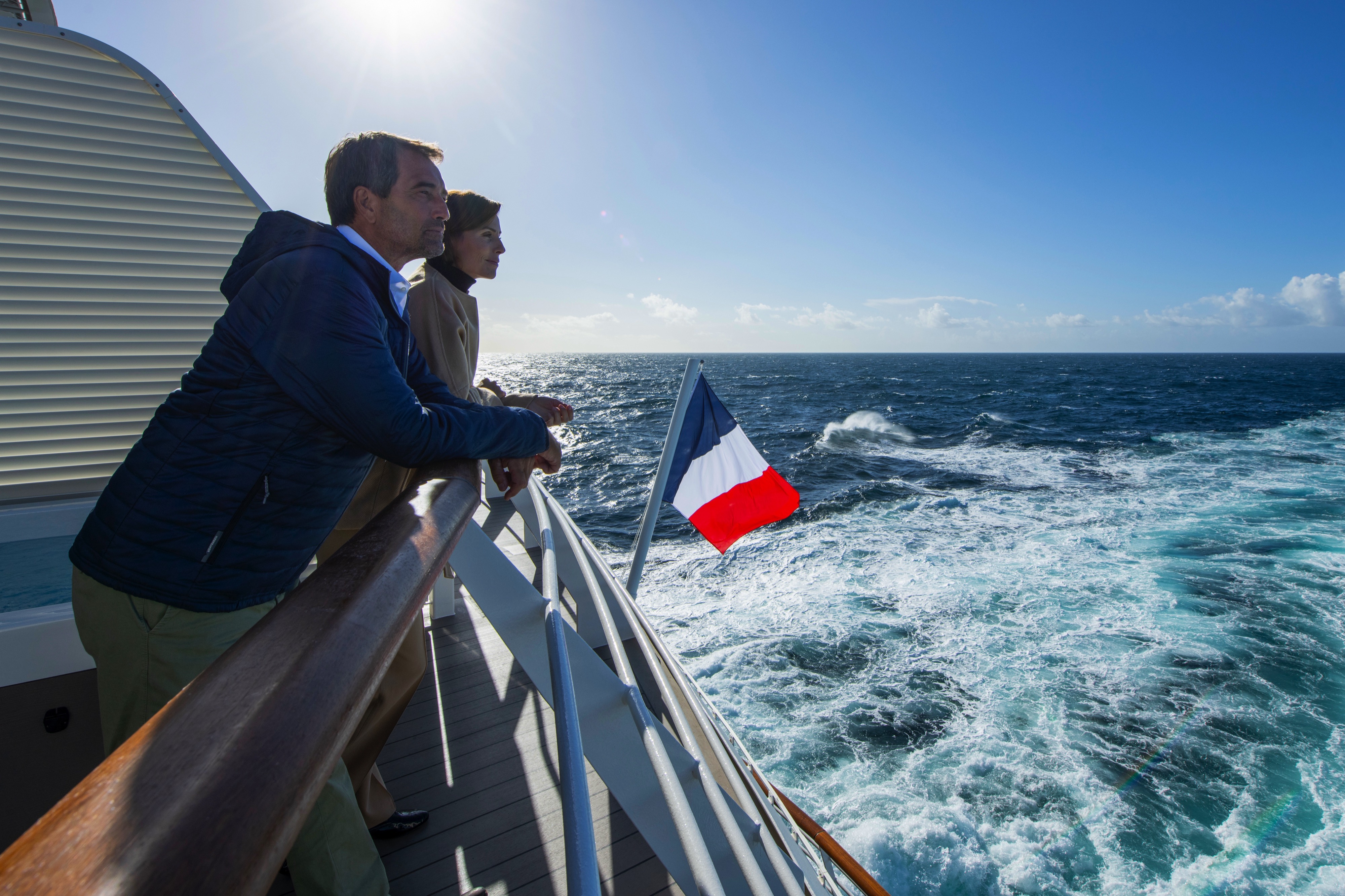Le Commandant Charcot - Promenade Deck